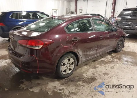 2018 Kia Forte Lx z USA, uszkodzony, nr VIN 3KPFK4A72JE271531
